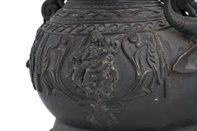 Lot 181 - A HEAVY CAST BRONZE ZOOMORPHIC SHAIVITE CEREMONIAL WATER VESSEL (GOWMUKHI)