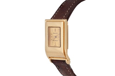Lot 63 - A LADIES TIFFANY & CO 18K YELLOW GOLD QUARTZ WATCH