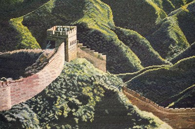 Lot A VERY LARGE AND IMPRESSIVE CHINESE TAPESTRY OF THE GREAT WALL OF CHINA