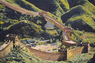 Lot A VERY LARGE AND IMPRESSIVE CHINESE TAPESTRY OF THE GREAT WALL OF CHINA