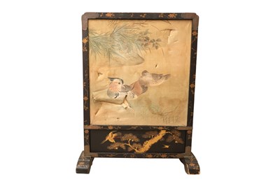 Lot 172 - A JAPANESE PAINTED TABLE SCREEN