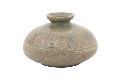 Lot A SMALL KOREAN SANGGAM INLAID CELADON OIL JAR
