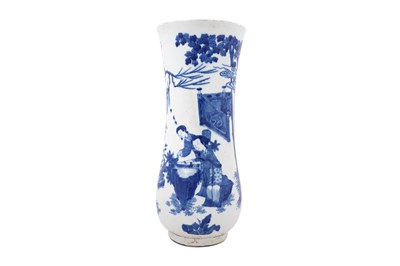 Lot 111 - A LARGE CHINESE BLUE AND WHITE KANGXI-STYLE 'LADIES' VASE