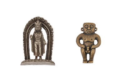 Lot 72 - A TIBETAN PENDANT AND A POSSIBLY THAI MINIATURE BRONZE FIGURE OF A BODHISATTVA