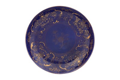 Lot 101 - A CHINESE COBALT GILT-DECORATED CHARGER