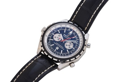 Lot 72 - A MEN'S BREITLING STAINLESS STEEL AUTOMATIC CHRONOGRAPH WRISTWATCH.